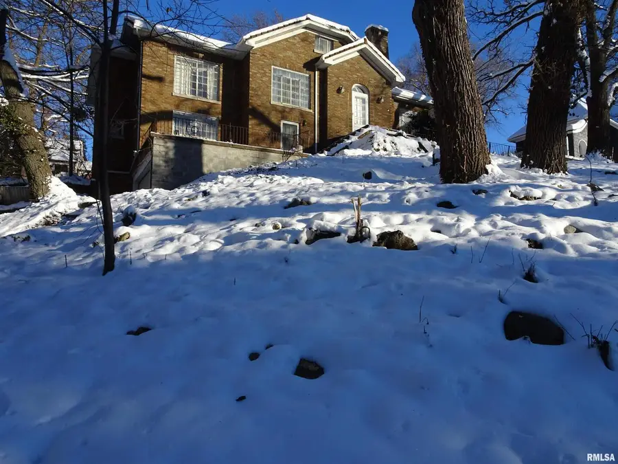 1515 Jersey Ridge Road, Davenport, IA 52803 - Image #2