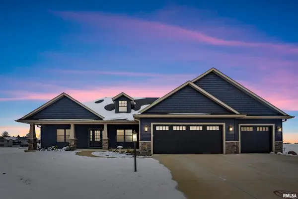 8 Foster Court, Eldridge, IA 52748