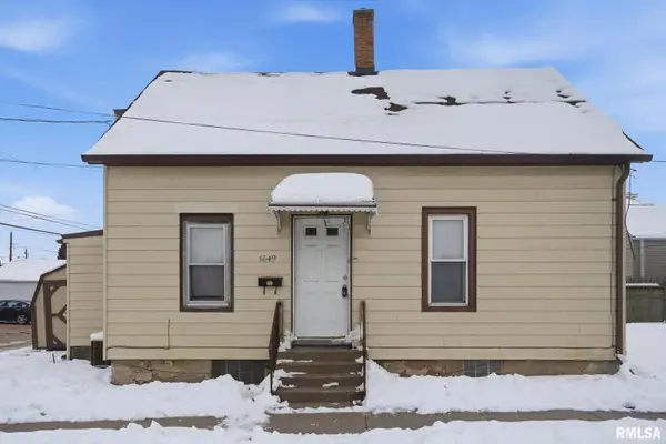 1649 Florence Lane, Davenport, IA 52804