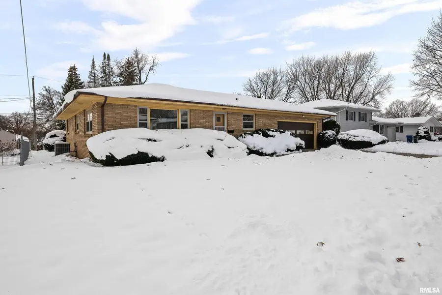 1901 W 38th St Street, Davenport, IA 25806 - Image #3