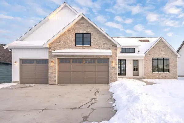 7131 Alvie Lane, Bettendorf, IA 52722