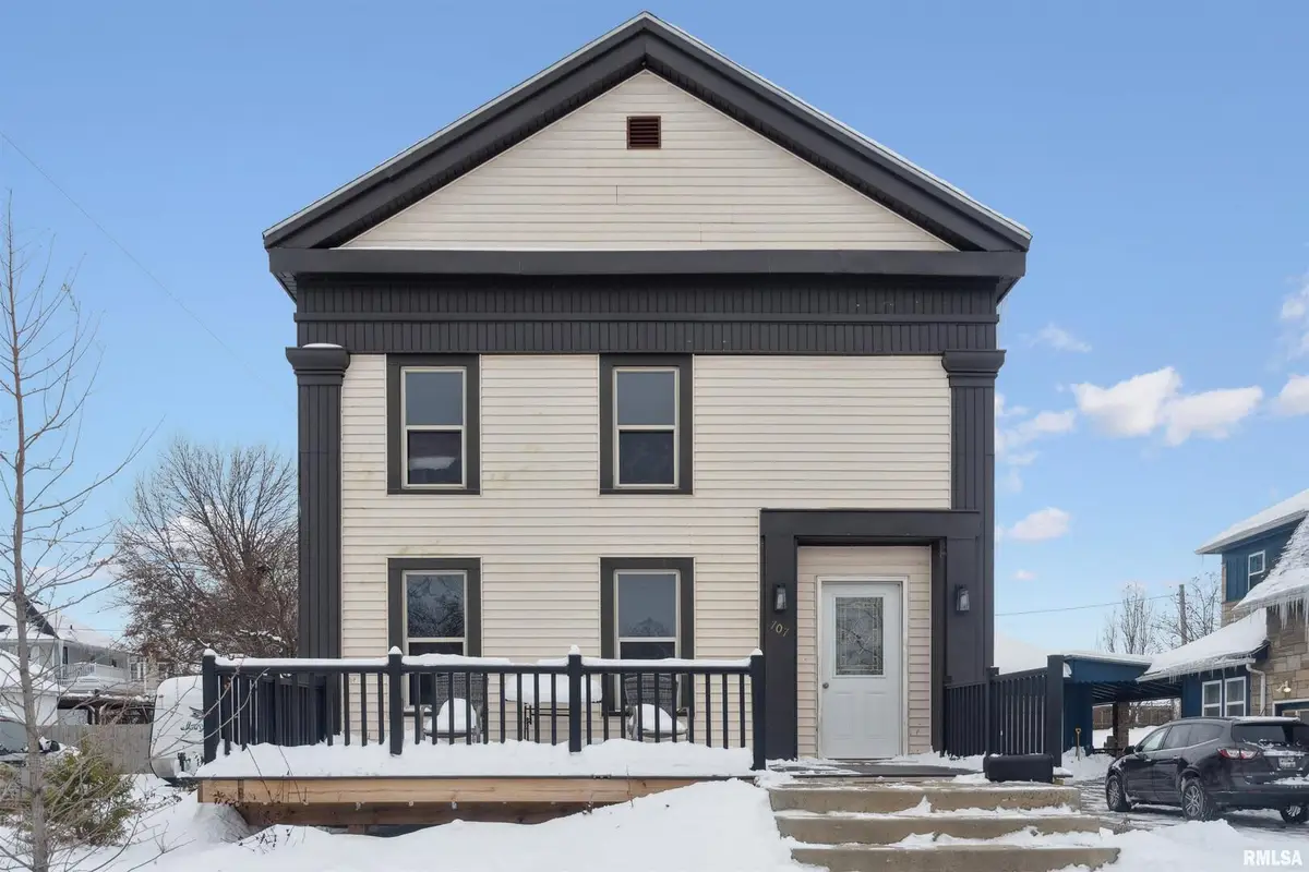 707 W Platt Street, Maquoketa, IA 52060 - #1