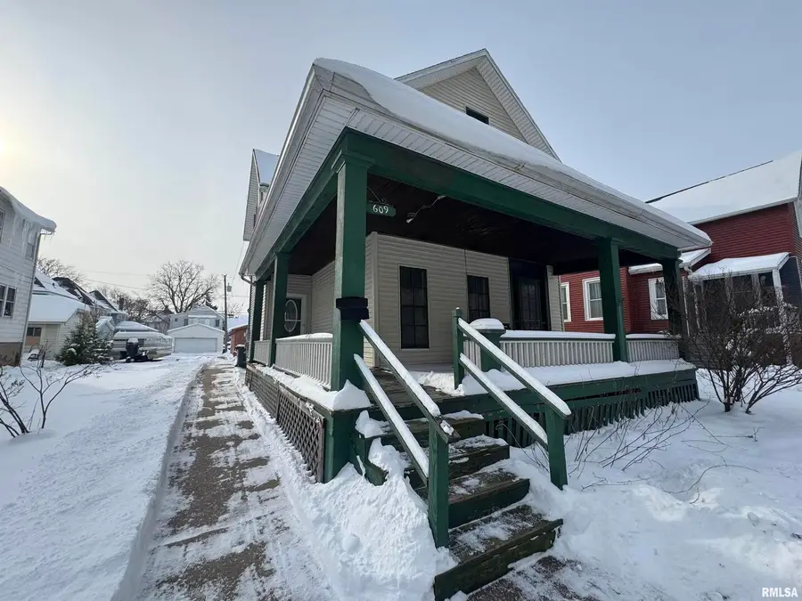 609 5th Avenue S, Clinton, IA 52732 - Image #2