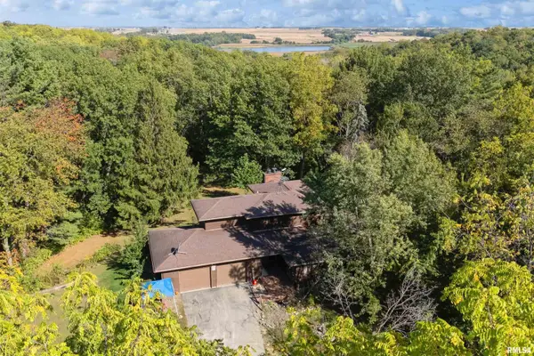 8039 Hazel Road, Morrison, IL 61270