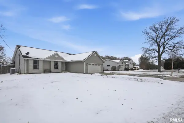 411 E 19th Avenue, Coal Valley, IL 61240