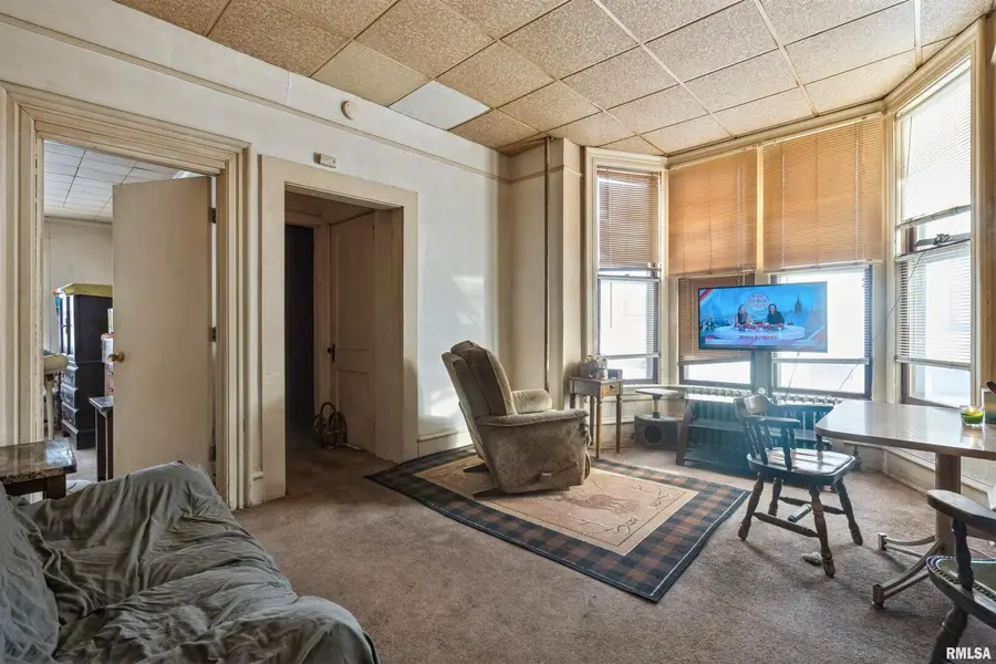 431 6th Avenue S, Clinton, IA 52732 - Image #3