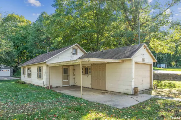 318 12th Street, Rapids City, IL 61278