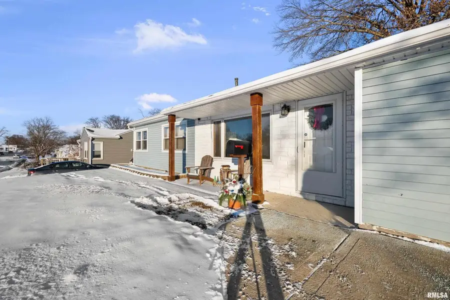 2327 Washington Lane, Davenport, IA 52804 - Image #2