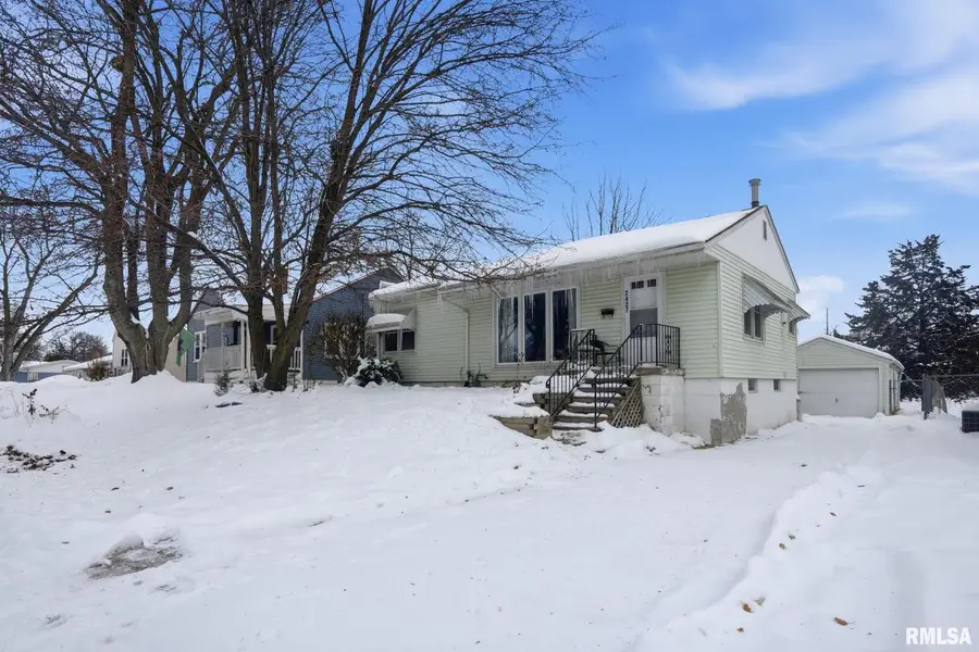 2427 29 1/2 Street, Rock Island, IL 61201 - Image #2