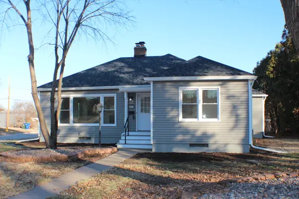 1611 Coffelt Ave Avenue, Davenport, IA 52803