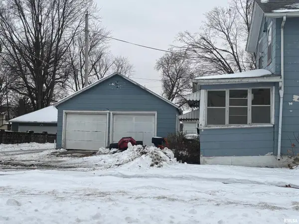 2231 Pershing Boulevard, Clinton, IA 52732