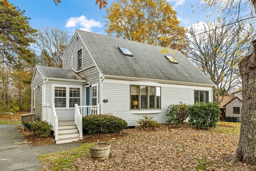 714 Crowell Rd, Chatham, MA 02650 BHGRE