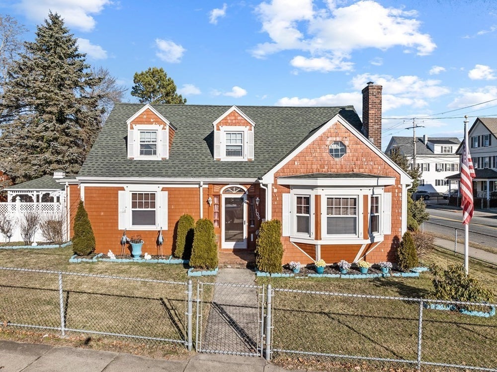 105 Dawson St, New Bedford, MA 02745 BHGRE
