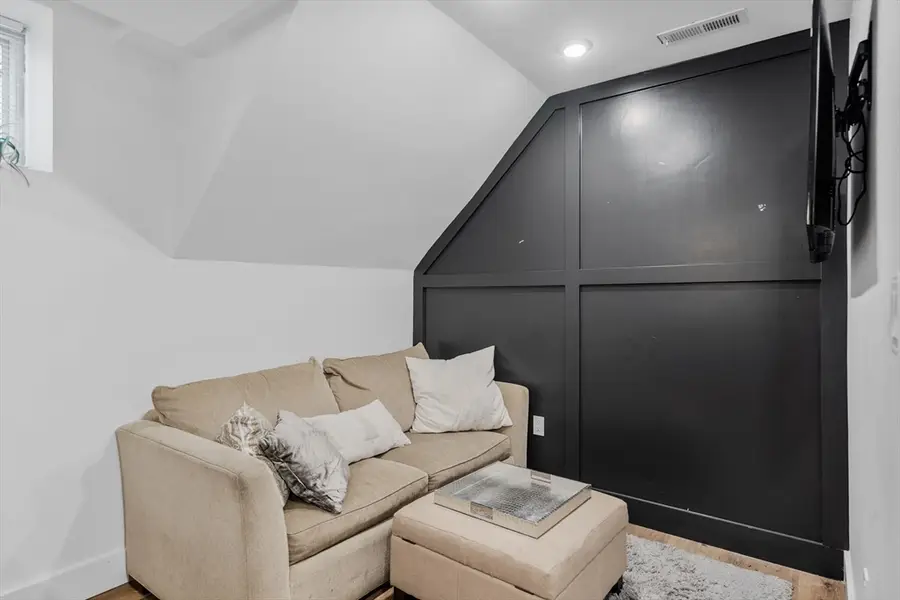 211 W 9th St, Boston, MA 02127 - #3