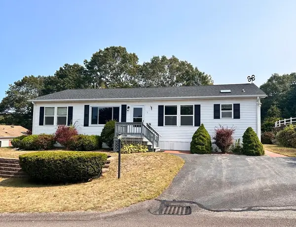 9 Headlands Dr, Plymouth, MA 02360
