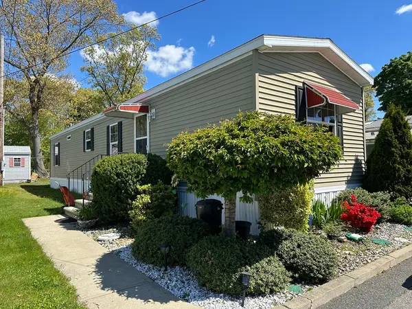 548 Kenyon Ave #45, Attleboro, MA 02703