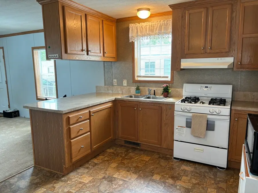 548 Kenyon Ave #45, Attleboro, MA 02703 - Image #3
