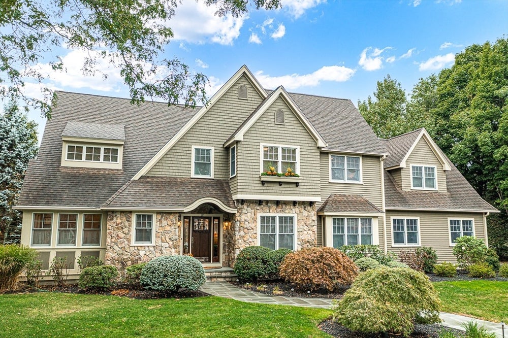 18 Town Way, Winchester, MA 01890 BHGRE