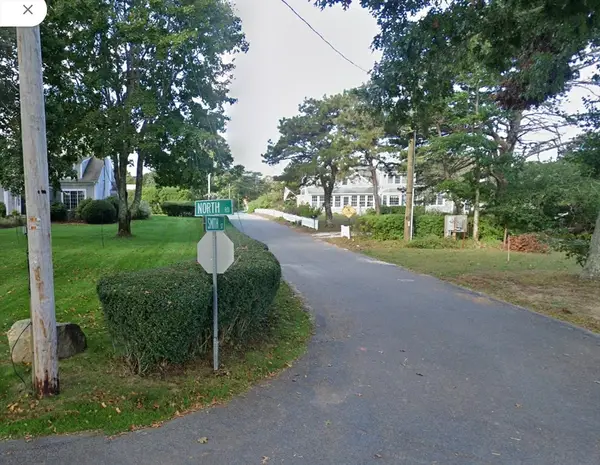 64 Smith St, Harwich, MA 02671