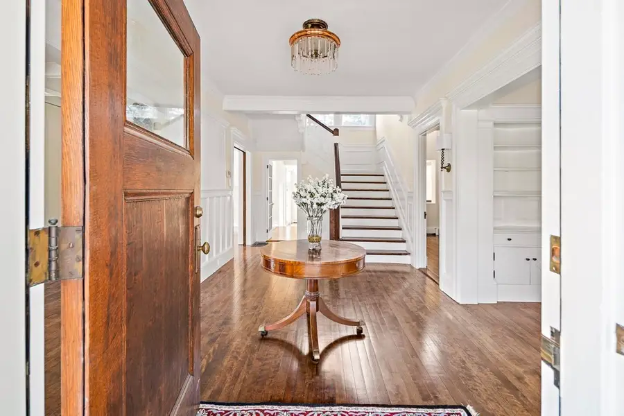 27 Everett Ave, Winchester, MA 01890 - Image #2