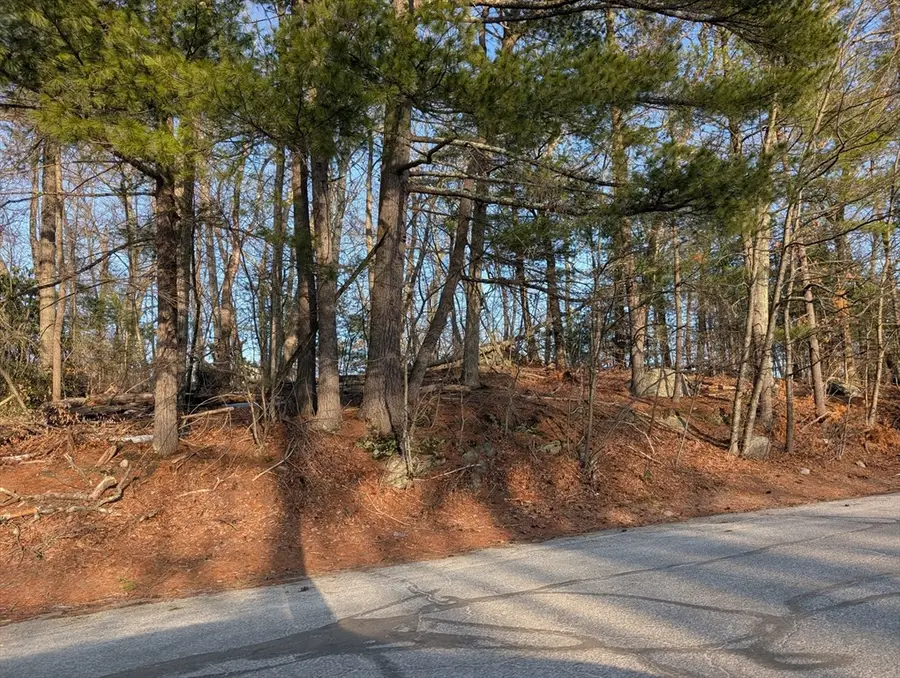 21 Granite St, Whitinsville, MA 01588 - #3