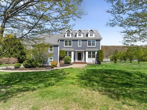 34 Magnolia Lane, Grafton, MA 01536