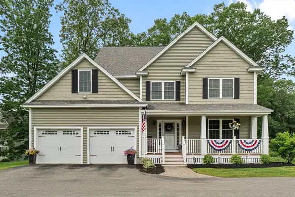 2 Sugden Ln, Chelmsford, MA 01863