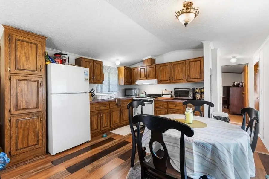 209 Hampstead Rd, Derry, NH 03038 - Image #3