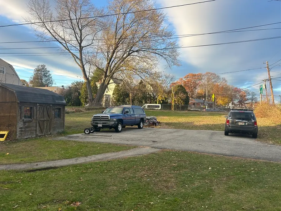 3 Thissell St, Methuen, MA 01844 - Image #3