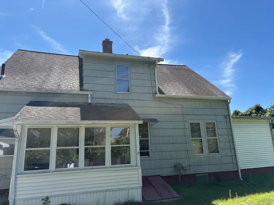 1225 Hampden St, Holyoke, MA 01040 - #3
