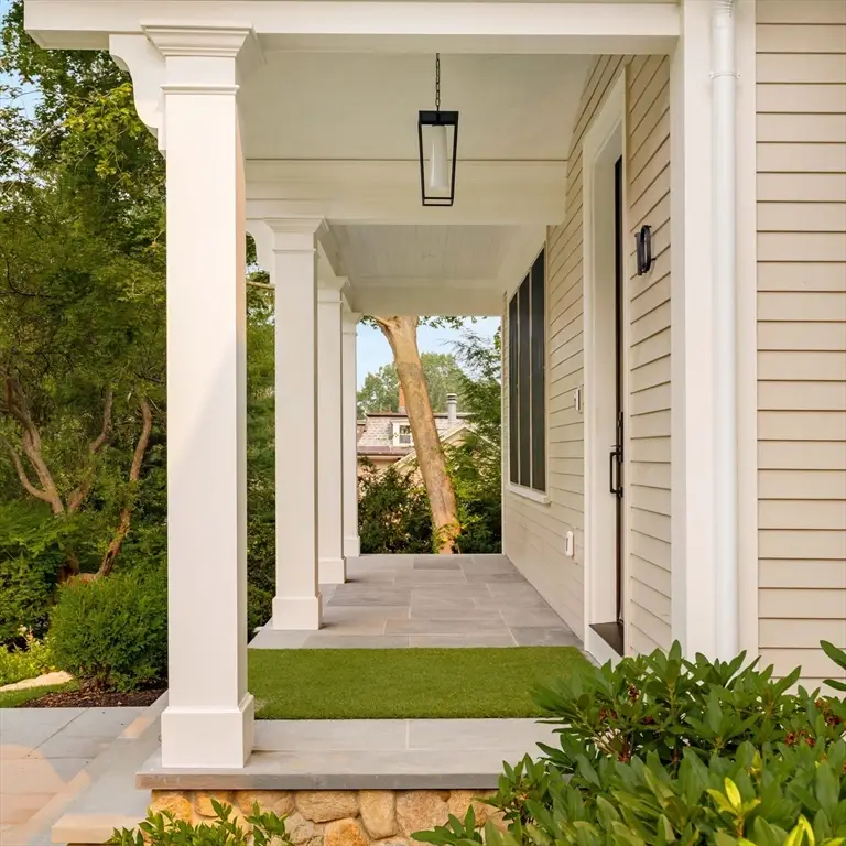 10 Bird Hill Ave, Wellesley, MA 02481 - Image #3