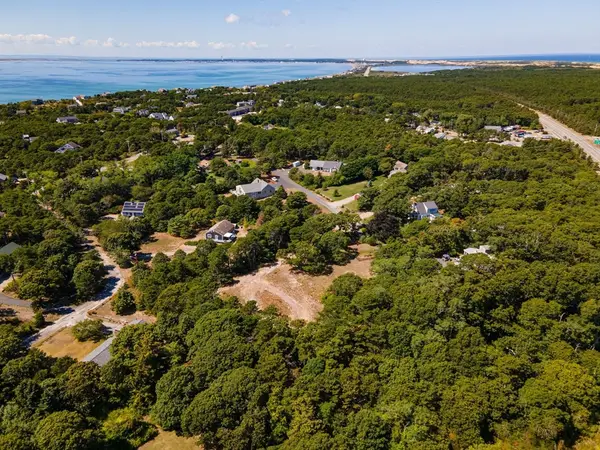 7 Arrowhead Farm Rd, Truro, MA 02652