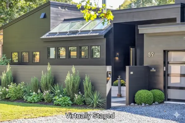 50 Rivers Edge Rd, Falmouth, MA 02536