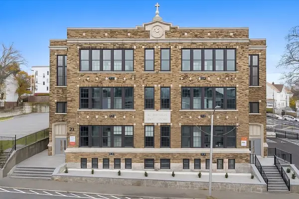 22 Waverly St, Worcester, MA 01604