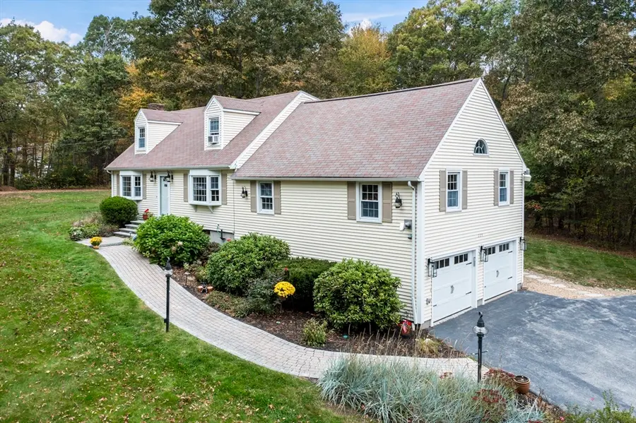 223 West St, Douglas, MA 01516 - Image #2
