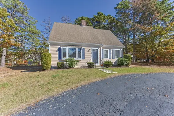 29 Lumberjack Tr, Yarmouth, MA 02673
