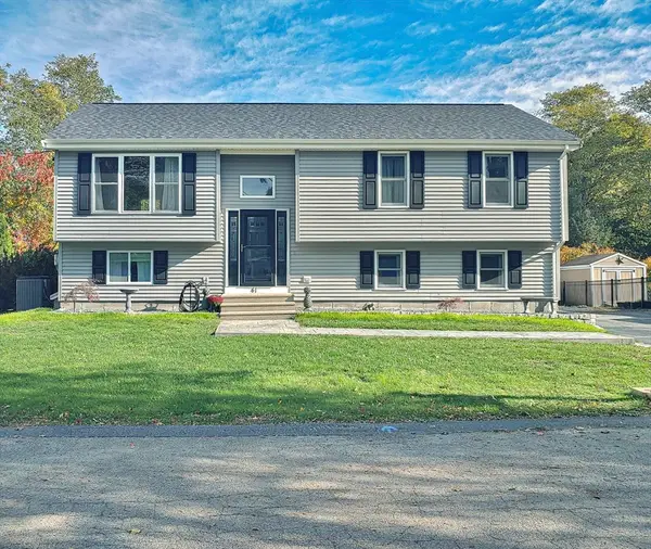 41 Hart Ave, Taunton, MA 02780