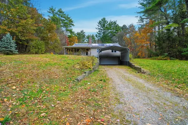 18 Little Alum Rd, Brimfield, MA 01010