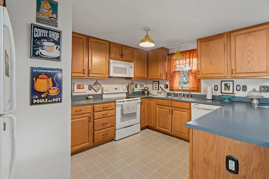 58 Granby Hts #58, Granby, MA 01033 - Image #3