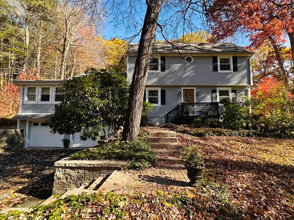 32 Sherwood Dr, Belchertown, MA 01007