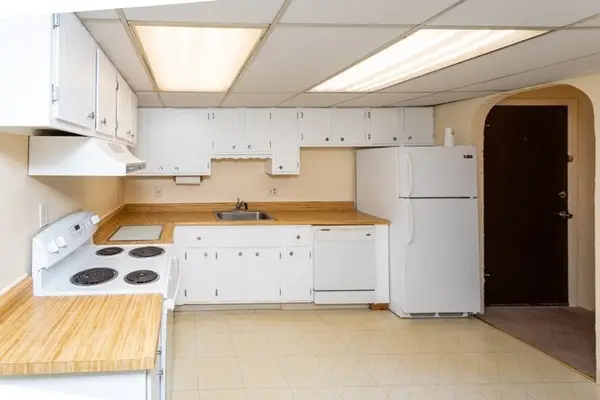 11 Shadowbrook Ln #9, Milford, MA 01757