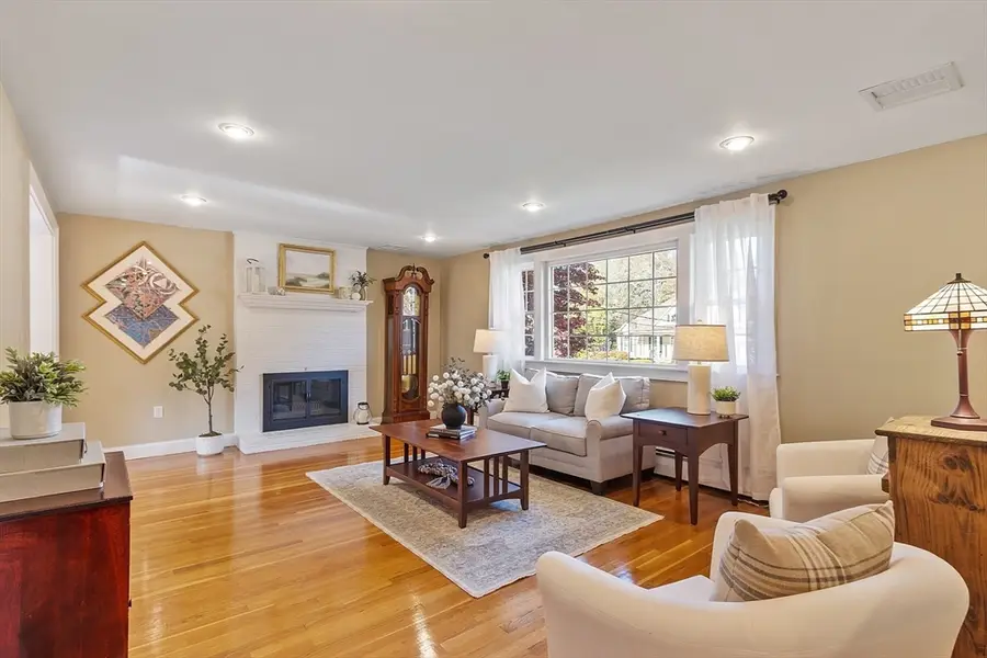 9 Wing Terrace, Burlington, MA 01803 - Image #2