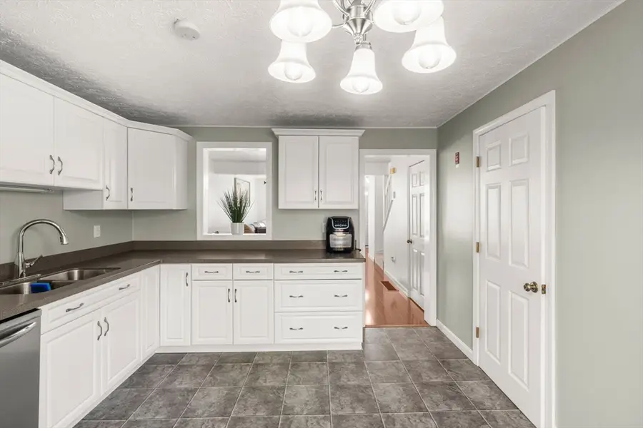 32 Fox Meadow Rd #E, Leominster, MA 01453 - Image #2