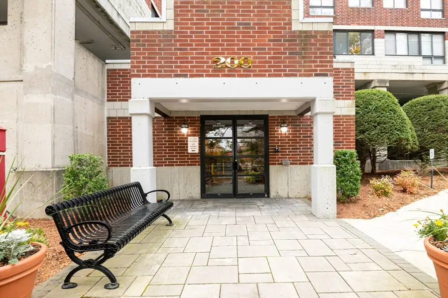 200 Ledgewood Drive #505, Stoneham, MA 02180 - Image #2