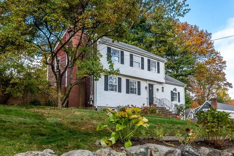 34 Cranberry Ln, Dedham, MA 02026 - Image #2