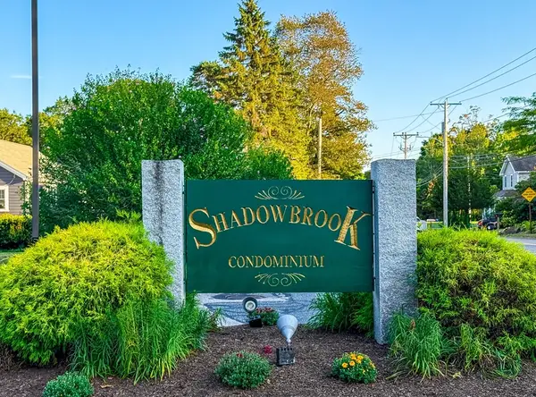 10 Shadowbrook Ln #24, Milford, MA 01757