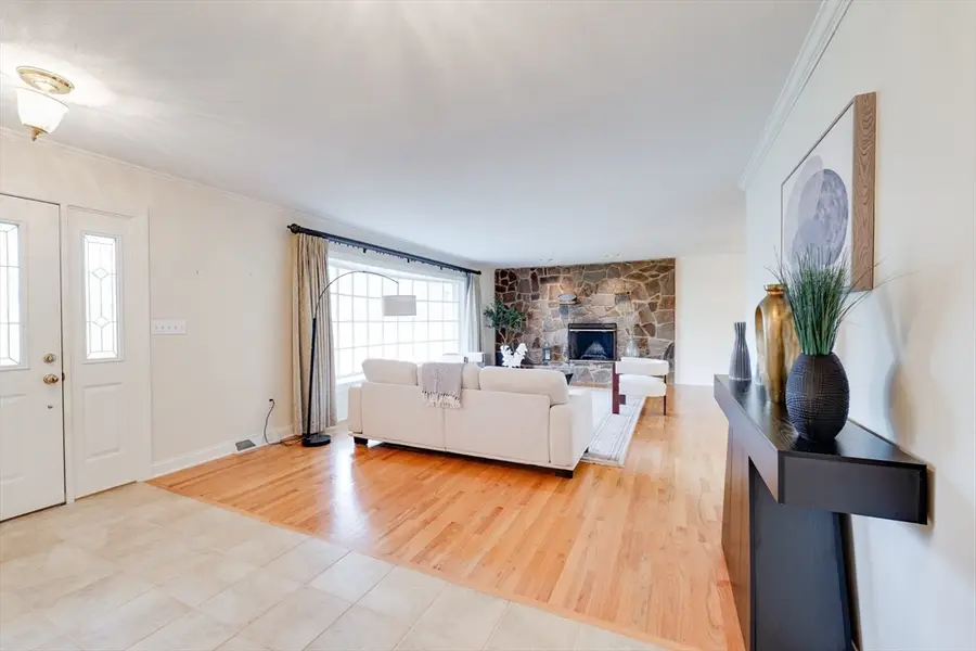 911 Williams St, Longmeadow, MA 01106 - Image #2