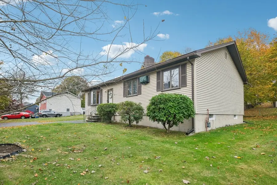 35 Swan Ave, Methuen, MA 01844 - Image #3