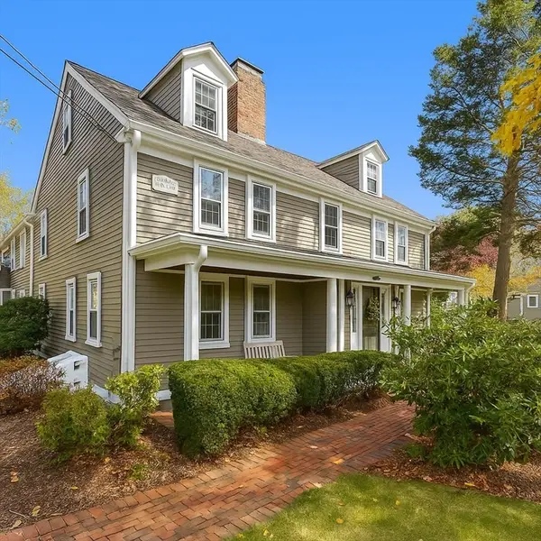 435 Main St #B, Medfield, MA 02052