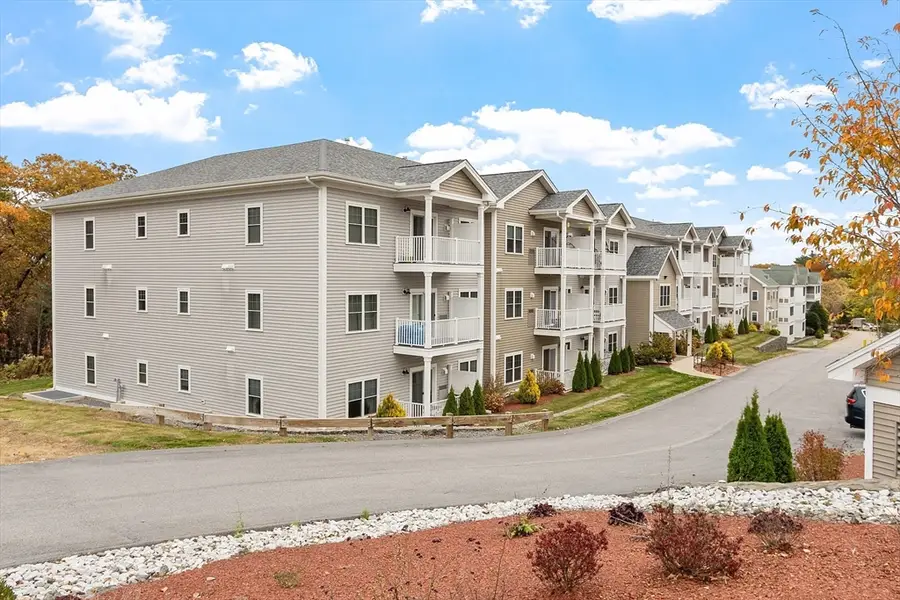 3202 Briarwood Vlg #3202, Clinton, MA 01510 - Image #2